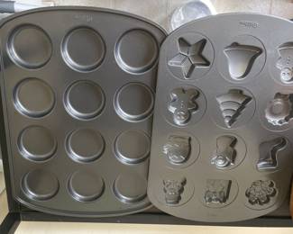 Wilton Cookie Pan- Xmas Pan & Muffie