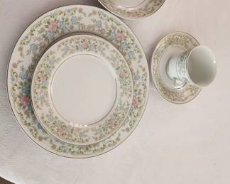 China Set (10 place setting) made by Idylic labeled as "Fine China Made in Japan 3909"