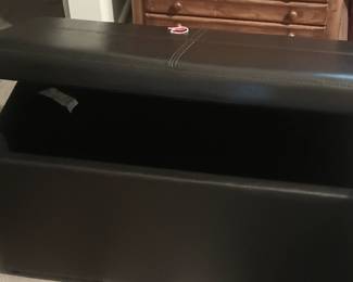 Bench Chest
Like New