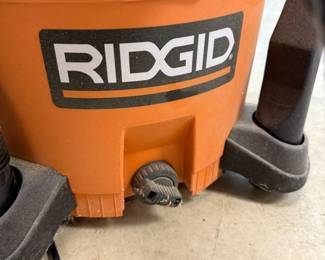 Commercial size shop vac