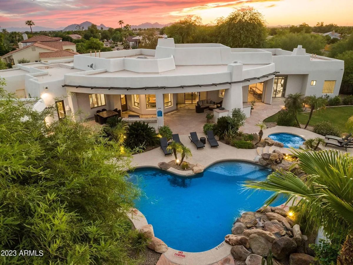 5,000 Sq Ft Home!!