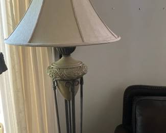 Floor lamp