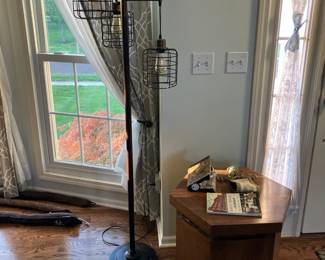 Floor lamp