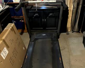 Nordic Track dual Shox cushioning treadmill