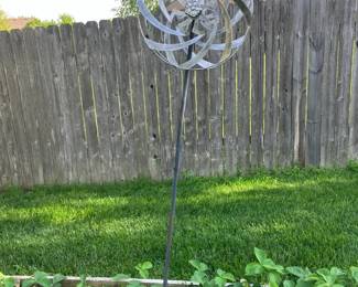 Whirly gig yard art