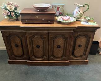 Sideboard