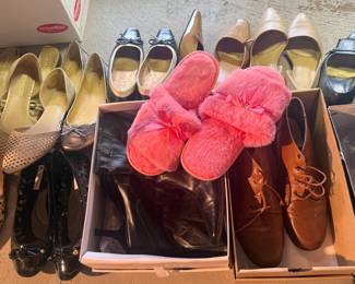 Women's shoes - all in like new condition