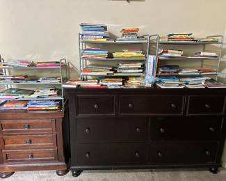 Dresser
End Table
Children’s Books