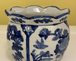 Blue & White Chinoiserie Cache Pot. Photo 1 of 2.