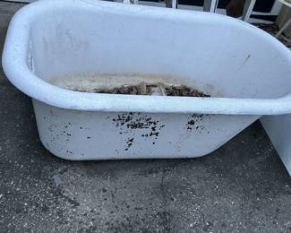 Antique claw foot tub. It does have all 4 of the original claw feet