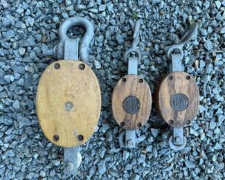 122 CollectionofWoodenPulleys