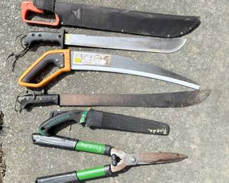 28 CollectionofHandHeldCuttingTools