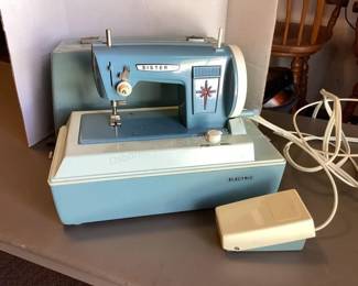 Sewing machine collection, Sister