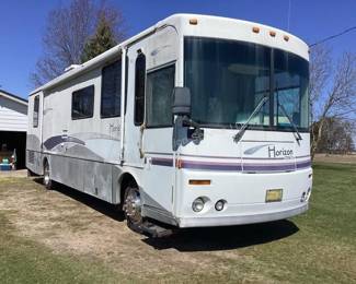 2000 Itasca Horizon diesel motorhome with slide