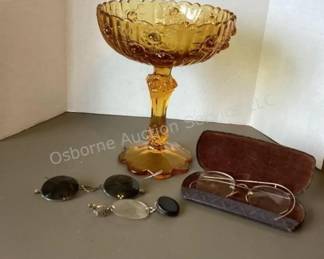 Vintage spectacles, pedestal compote