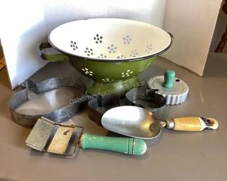 Vintage kitchen wares