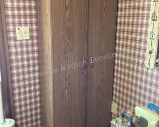 Storage cabinet