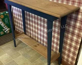 Accent table