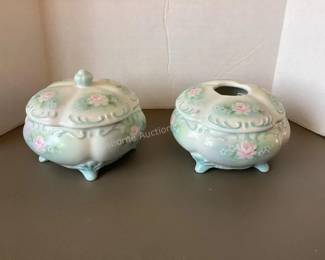 Dresser set
