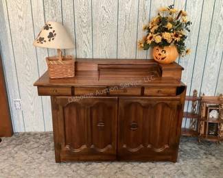 Sewing cabinet