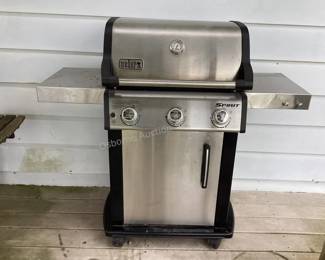 Weber grill with tank