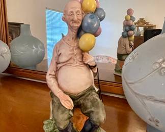 - Vintage Pucci Capodimonte Old Man With Ballons 10.5”