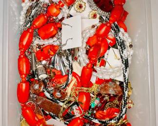 Estate Bauble Box
#1 Red