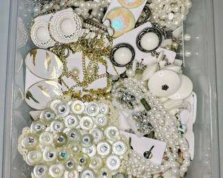 Estate Bauble Box
#5 Neutrals