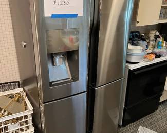 Samsung 4-Door Fridge