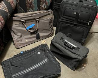 Luggage and other travel cases