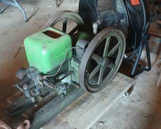 John Deere Hit n Miss