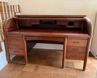 Refinished Vintage Solid Mahogany Roll Top Desk