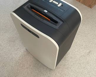 Industrial "Jam Free" shredder 