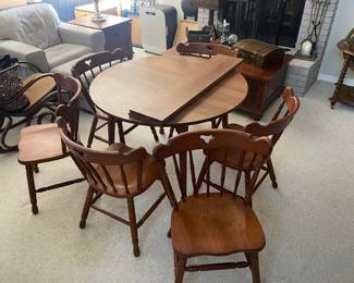 Maple finish kitchen table & six chairs. Two leaf system. 
