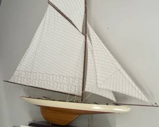 Nice large mantle sloop / sail boat