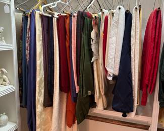 Lots of very nice table linens