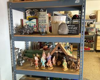 Lots of, pillows, holiday decor