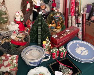 Vintage Xmas carolers, decor for holiday