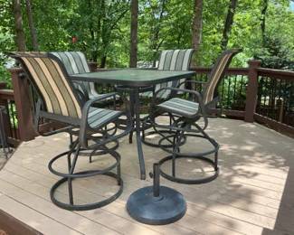 Hightop Table With 4 Chairs