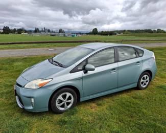2012 TOYOTA PRIUS 3 | BLUE | SINGLE OWNER | 130K MILES
FRONT WHEEL DRIVE, HYBRID, 4 DOOR LIFTBACK
CLEAN TITLE IN HAND
NO ACCIDENTS OR INSURANCE CLAIMS REPORTED
REGULAR MAINTENANCE RECORD