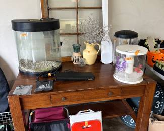 Desk, Aquariums, Stadium Seats, Decor