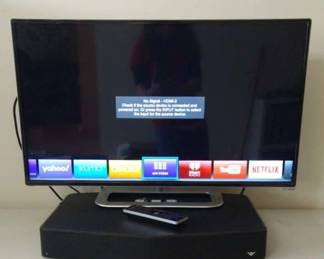 Vizio 32 Smart TV With Sound Stand