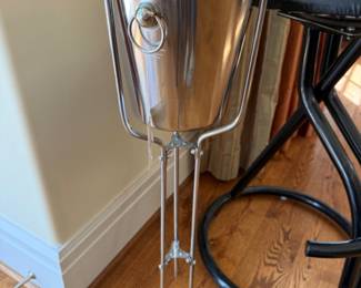 Footed Ice Bucket