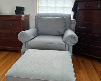 Thomasville Grand Royale Upholstered Glider Chair