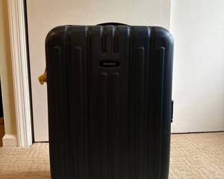 Black Samsonite Eminent 24" Spinner Suitcase