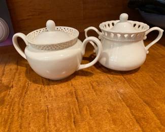 I. Godinger & Co.  Cream Lace Sugar Bowl with Lid