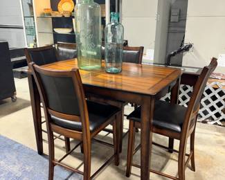 High top Table and Chairs & Decor Orlando