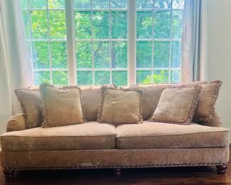 Traditional Style Sofa