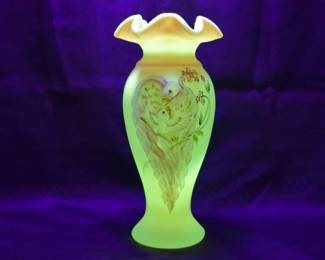 Fenton 2007 Burmese Mother's Day Dove & Baby Signed Vase