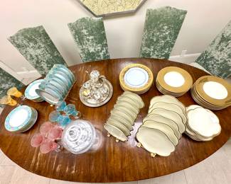 Limoges 24 pc. Buffet China, Arte Italica Vetro Gold Chargers, Pottery Barn Este Ceramiche Gold Rim Dinner & Salad Plates, Pottery Barn Gold Rim Charges,